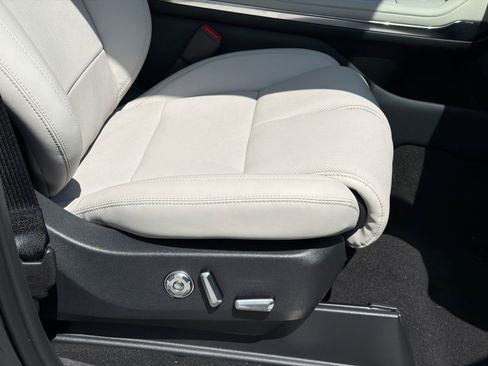 New 2026 Lincoln Navigator Reserve AWD/4WD image 13