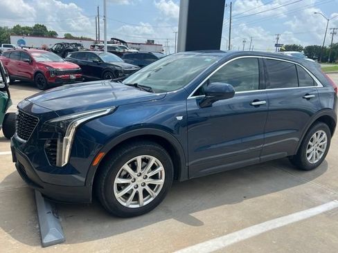 Used 2019 Cadillac XT4 Luxury FWD image 1