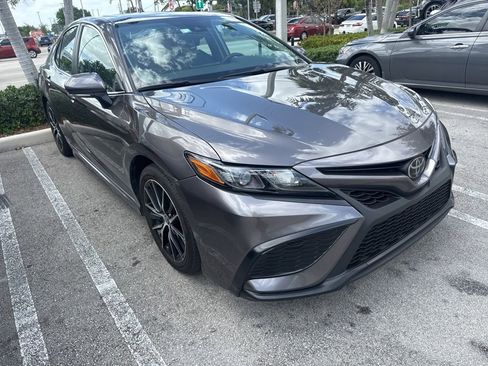 Used 2024 Toyota Camry SE w/ Convenience Package FWD image 2