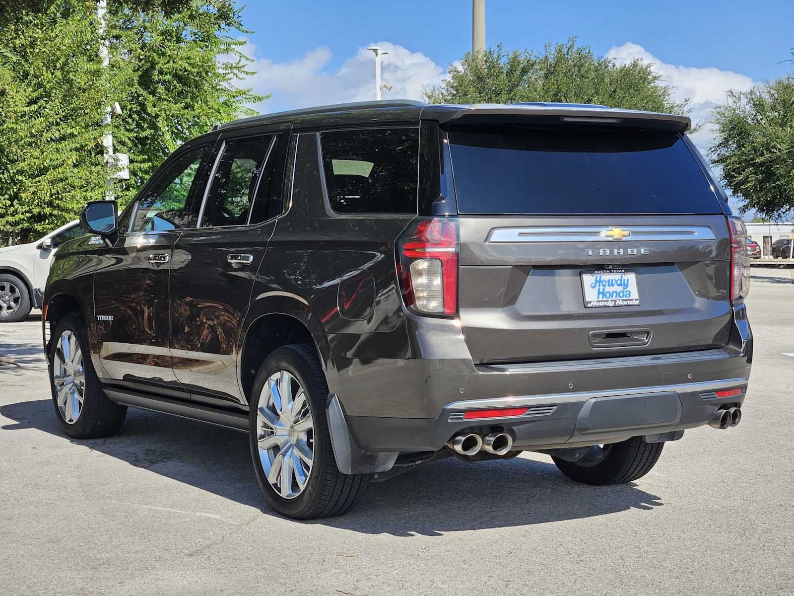 Used 2021 Chevrolet Tahoe High Country w/ Premium Package RWD image 6