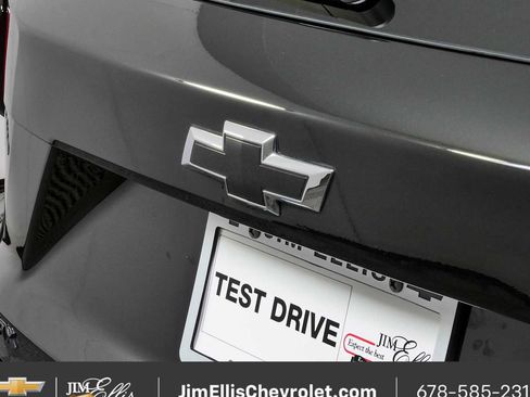 Certified 2025 Chevrolet Trax RS w/ Sunroof Package FWD image 34