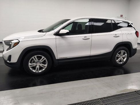 Used 2018 GMC Terrain SLE FWD image 2