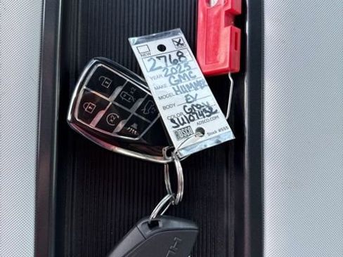 Used 2025 GMC Hummer EV 3X image 42