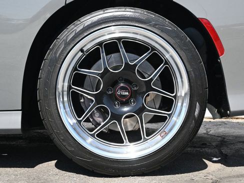 Used 2018 Dodge Charger R/T Scat Pack w/ Dynamics Package image 12