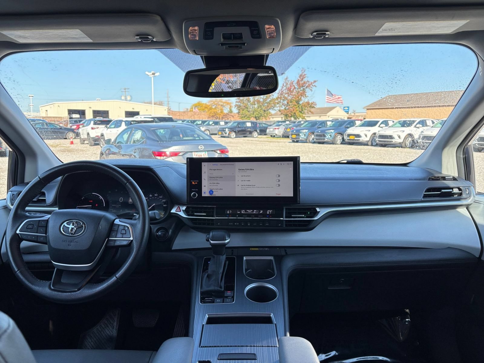 Used 2025 Toyota Sienna XLE FWD image 36