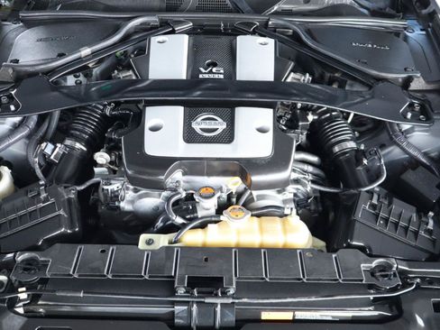 Used 2014 Nissan 370Z Touring w/ Sport Package RWD image 32