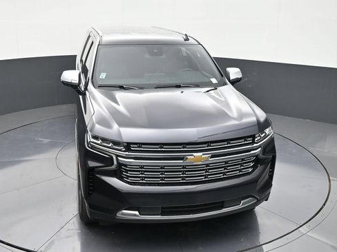 Used 2024 Chevrolet Suburban Premier image 19