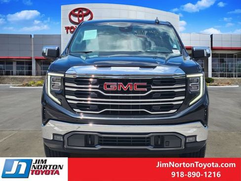 Used 2023 GMC Sierra 1500 SLT w/ SLT Premium Package AWD/4WD image 2