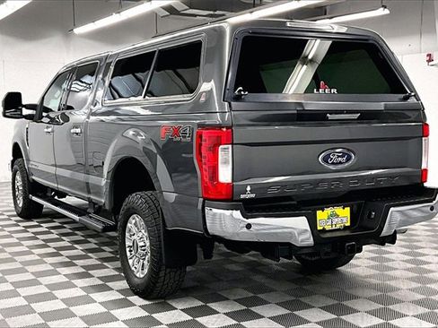 Used 2019 Ford F250 XLT w/ XLT Premium Package image 2