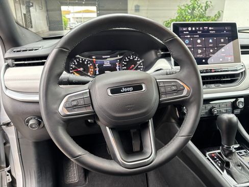 Used 2025 Jeep Compass Limited AWD/4WD image 29