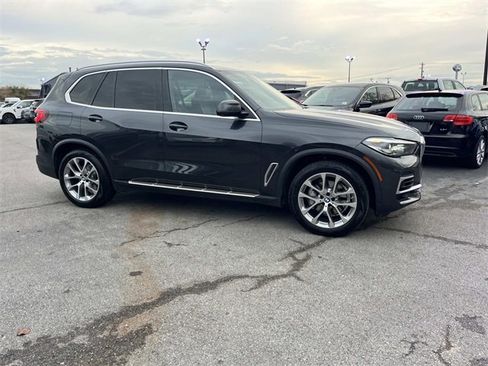 Used 2023 BMW X5 sDrive40i w/ Premium Package image 2