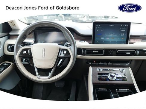 Used 2023 Lincoln Aviator Reserve w/ Equipment Group 201A image 17