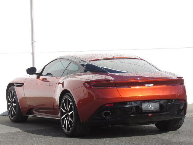 Used 2017 Aston Martin DB11 V12 RWD image 5