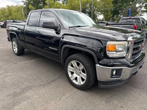 Used 2014 GMC Sierra 1500 SLE w/ SLE Value Package AWD/4WD image 3