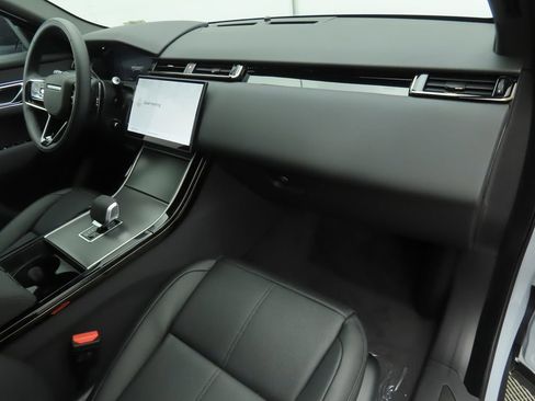 Used 2025 Land Rover Range Rover Velar Dynamic SE AWD/4WD image 17