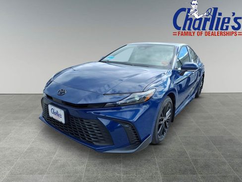 New 2026 Toyota Camry SE FWD image 1