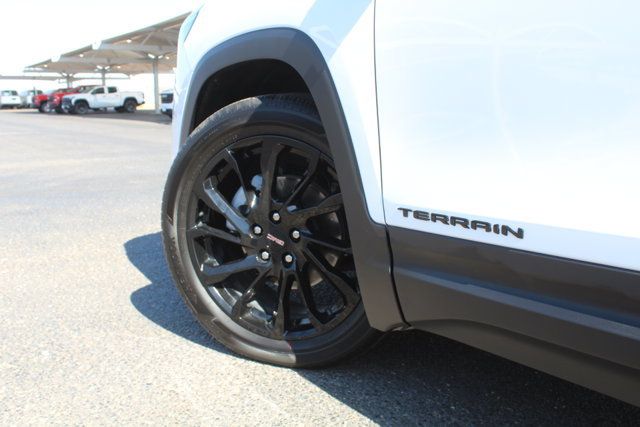 Used 2024 GMC Terrain SLT w/ Infotainment Package II FWD image 11