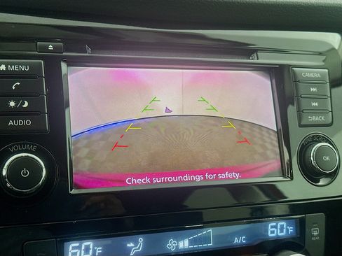 Used 2018 Nissan Rogue SV FWD image 21