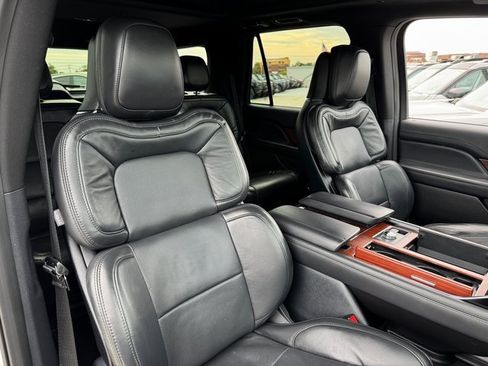 Used 2022 Lincoln Navigator Reserve w/ Monochromatic Package image 23