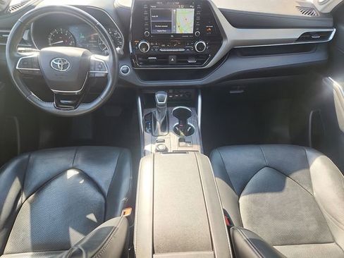Used 2021 Toyota Highlander Limited AWD/4WD image 8