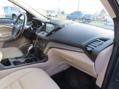 Used 2019 Ford Escape SEL image 42