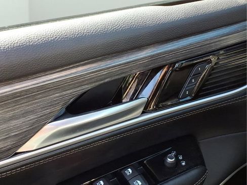 Used 2024 Jeep Wagoneer L Series III w/ Premium Group I AWD/4WD image 14