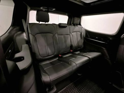 Used 2025 Jeep Wagoneer Series III w/ Premium Group I AWD/4WD image 32