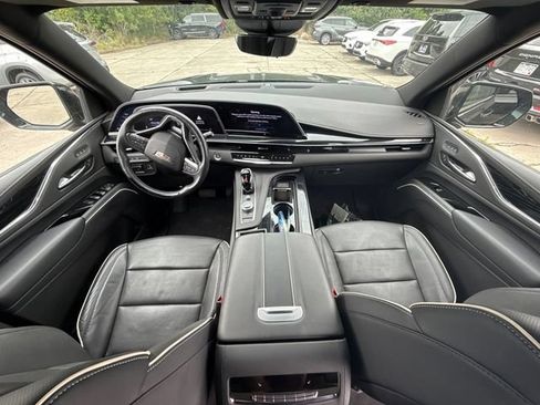 Used 2024 Cadillac Escalade Sport AWD/4WD image 7