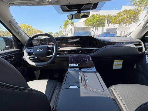 New 2026 INFINITI QX80 Luxe RWD image 11