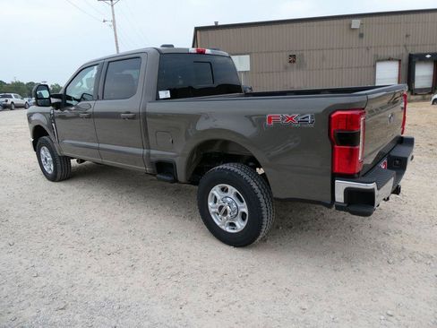 New 2026 Ford F250 XLT w/ XLT Premium Package AWD/4WD image 8
