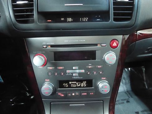 Used 2009 Subaru Outback 2.5i Limited image 14