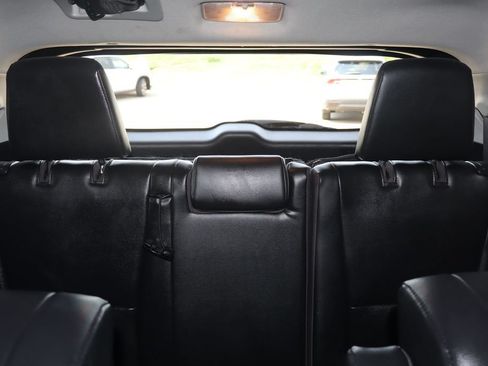 Used 2022 Toyota Highlander XLE FWD image 39