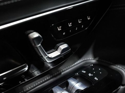 Used 2023 Mercedes-Benz SL 63 AMG 4MATIC image 38