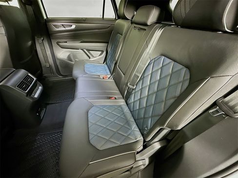 New 2025 Volkswagen Atlas Cross Sport SEL Premium R-Line image 4