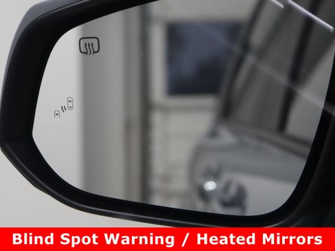 Used 2025 Toyota Sienna XLE Woodland Edition image 24