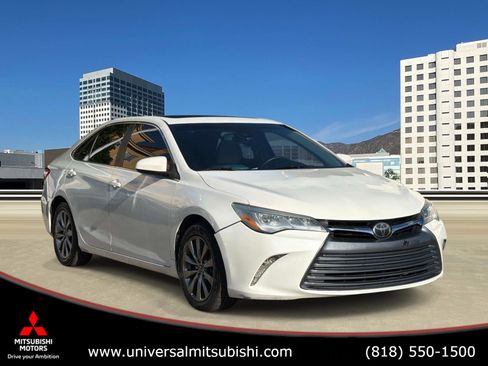 Used 2015 Toyota Camry XLE w/ Advanced Technology Package FWD image 1