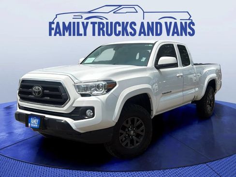 Used 2020 Toyota Tacoma SR5 AWD/4WD image 1