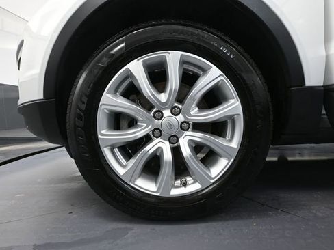 Used 2017 Land Rover Range Rover Evoque SE image 16