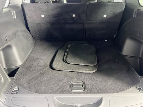 Used 2022 Jeep Grand Cherokee Limited image 25