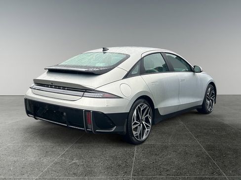 Used 2024 Hyundai Ioniq 6 SEL AWD/4WD image 7