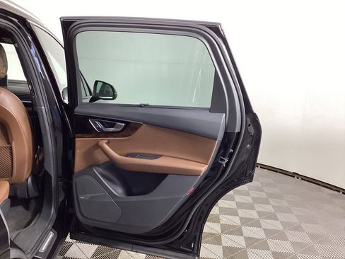 Used 2017 Audi Q7 3.0T Premium Plus w/ Premium Plus Package image 11