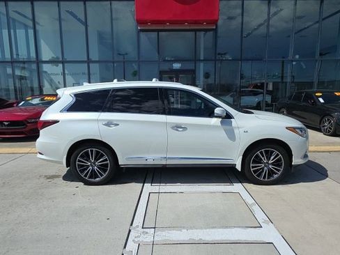 Used 2016 INFINITI QX60 Luxe w/ Deluxe Technology Package image 3