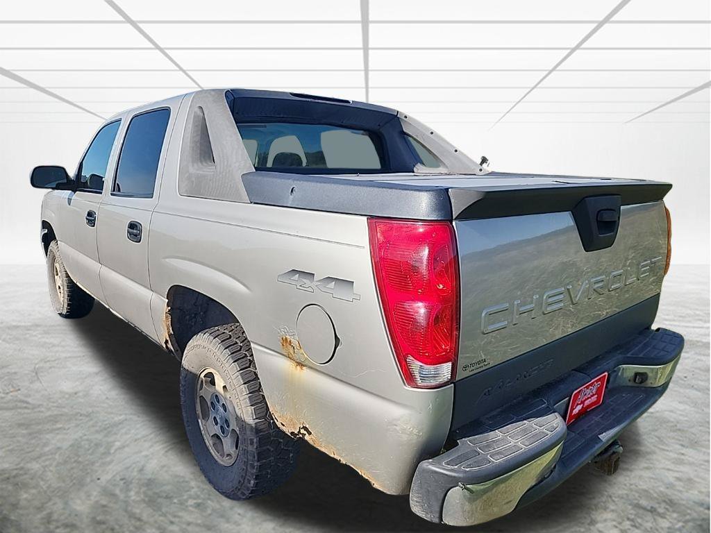 Used 2004 Chevrolet Avalanche 4x4 image 3
