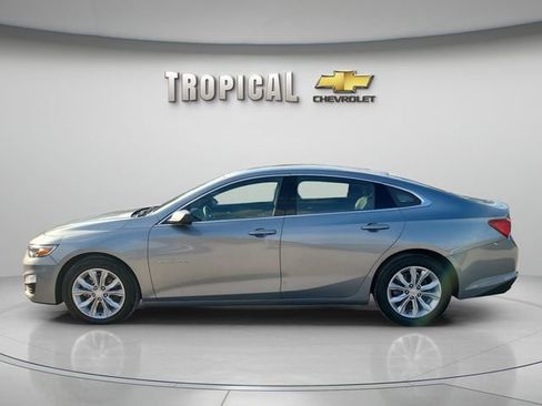 Used 2025 Chevrolet Malibu LT image 2