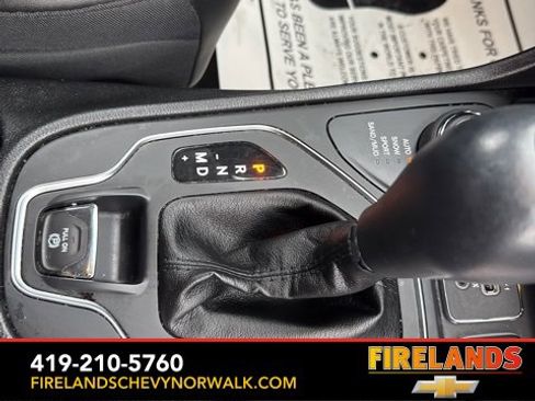 Used 2020 Jeep Cherokee Latitude Plus w/ Cold Weather Group image 23