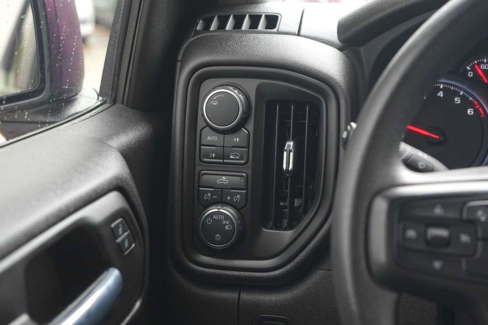 Used 2023 Chevrolet Silverado 1500 Custom AWD/4WD image 23