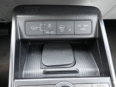 Used 2024 Hyundai Kona Limited AWD/4WD image 23