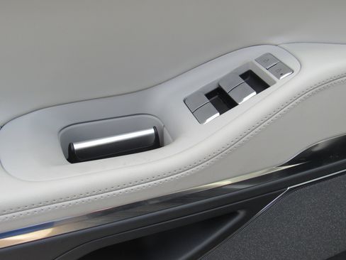 New 2025 Lincoln Navigator Reserve image 17