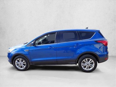 Used 2019 Ford Escape SE image 2