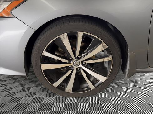 Used 2019 Nissan Altima 2.5 SR w/ SR Premium Package AWD/4WD image 12